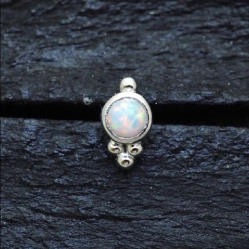 White Opal Bioplast Labret 16g